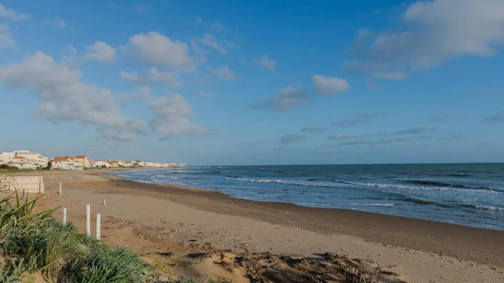 Seaside Bliss: Kaukana Sun & Moon Apartments With Parking Villaggio Azzurro