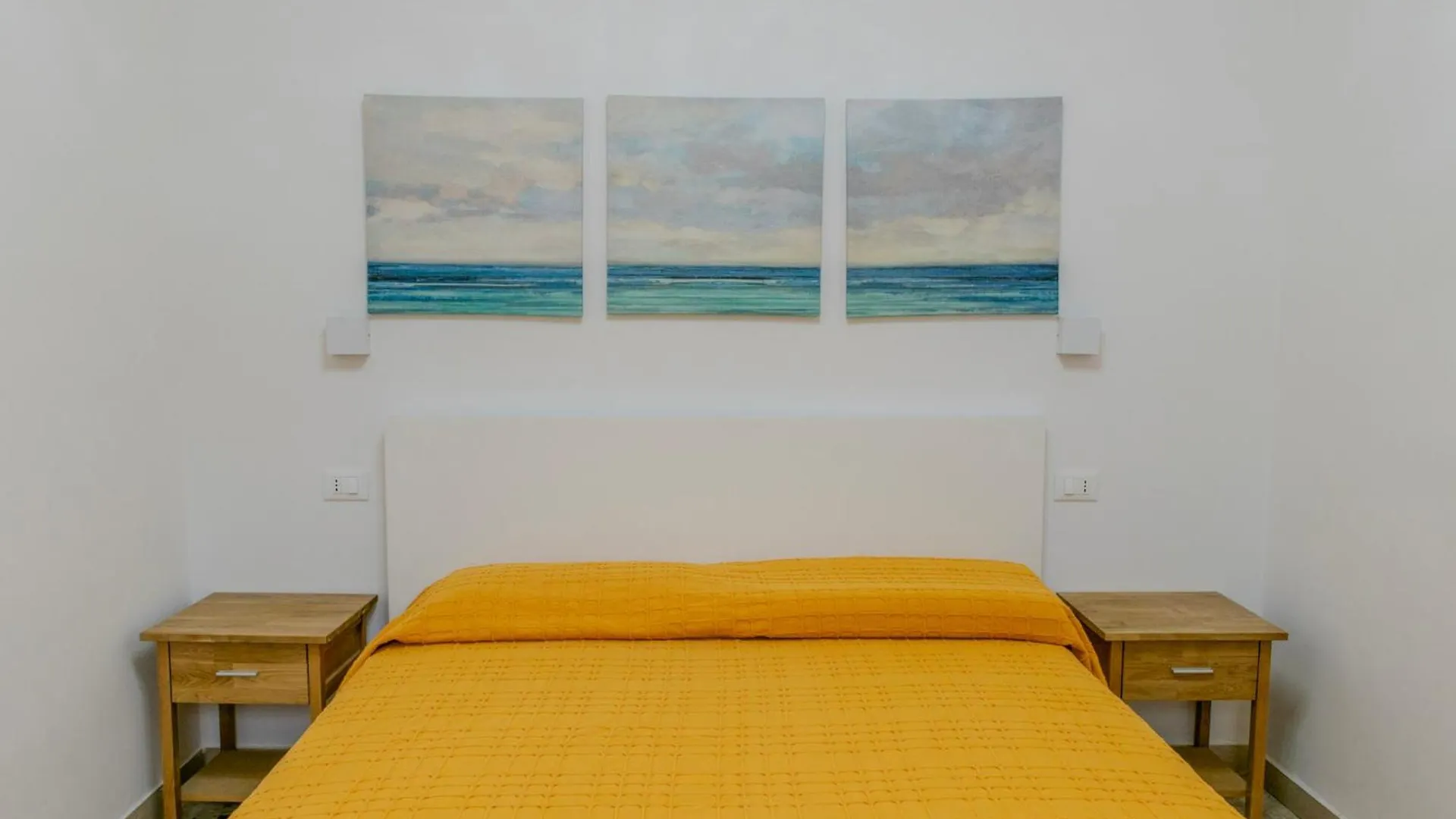 Seaside Bliss: Kaukana Sun & Moon Apartments With Parking Villaggio Azzurro