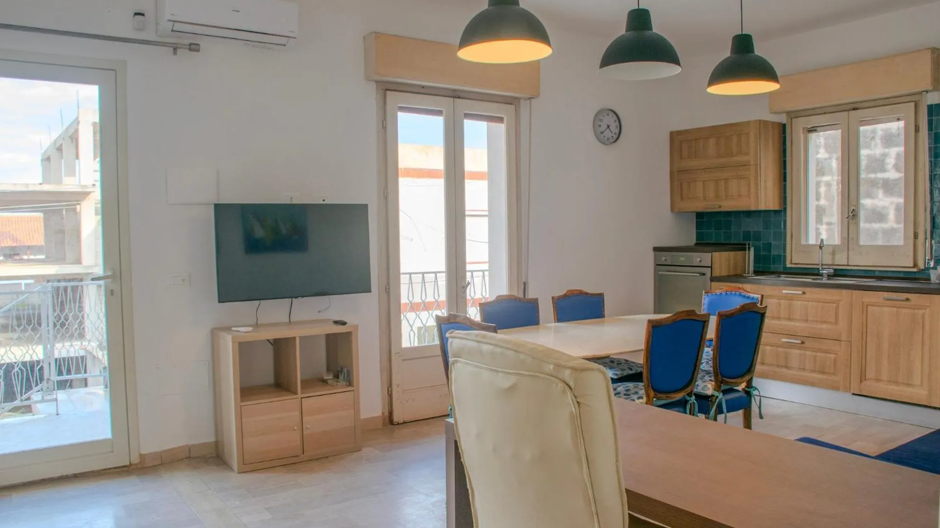 Seaside Bliss: Kaukana Sun & Moon Apartments With Parking Villaggio Azzurro 0*,