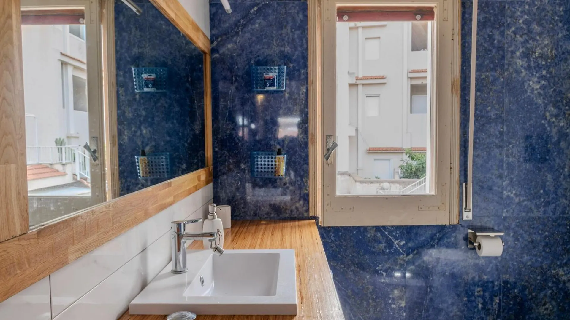 Seaside Bliss: Kaukana Sun & Moon Apartments With Parking Villaggio Azzurro